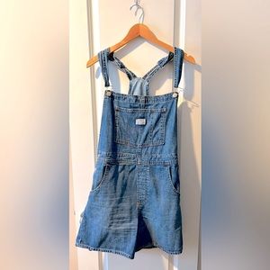 Levi short overalls. Size XL